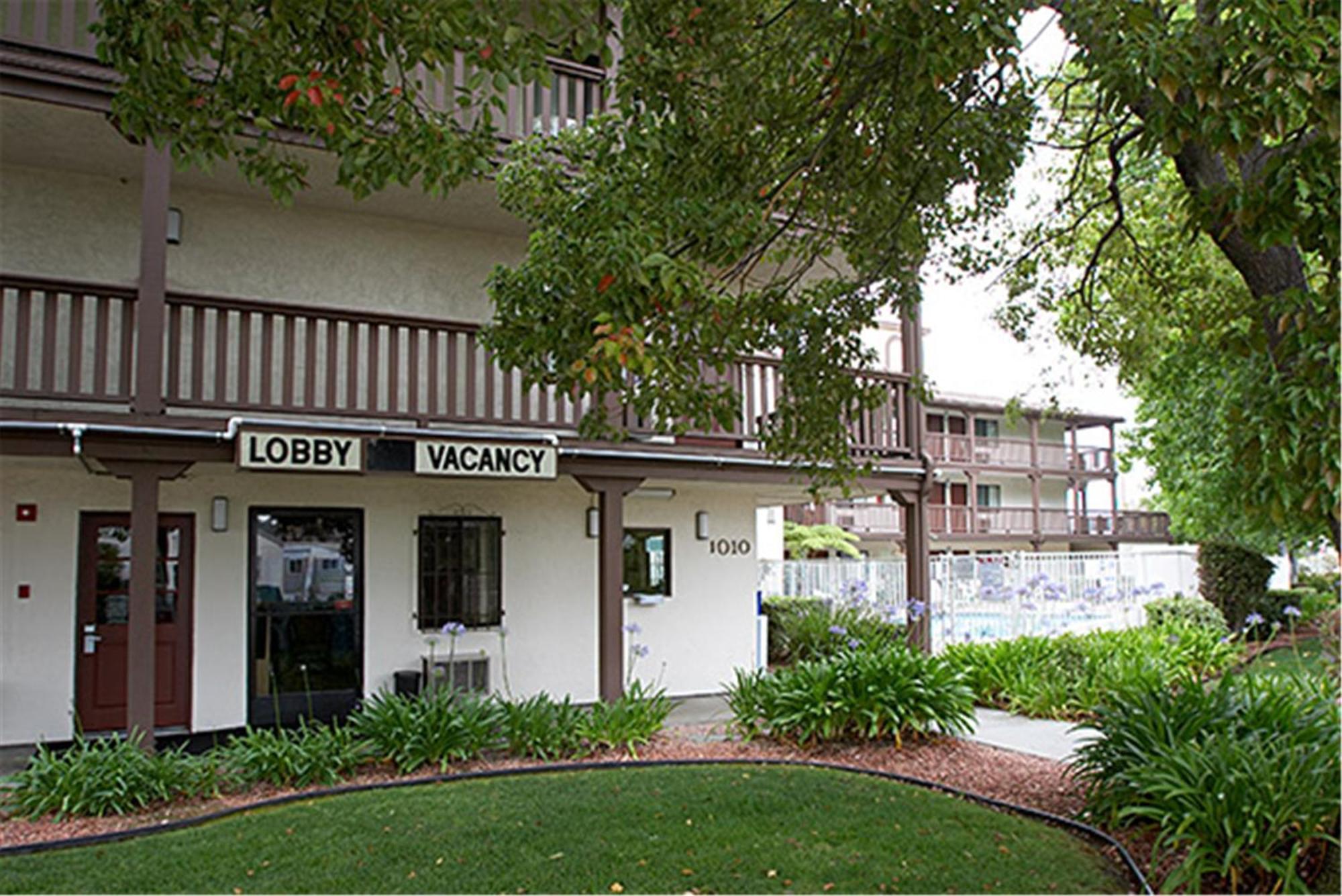Motel Ez 8 Old Town